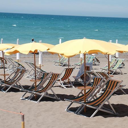Camping Casa Di Caccia Marina Di Bibbona Esterno foto